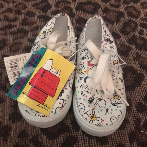 Peanuts Shoes Nwt Kids Peanuts Snoopy Sneakers Poshmark